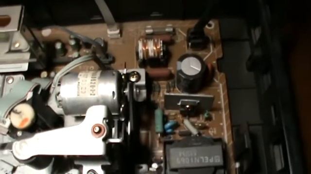 Видеомагнитофон JVC HR-J321EM: проблема с ЛПМ, не отдаёт кассету