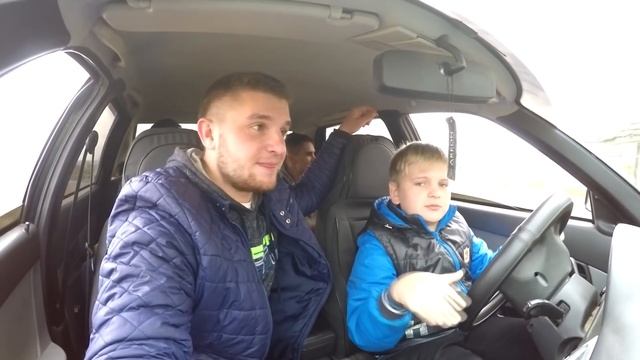 VLOG: УЧУ МЛАДШЕГО БРАТА ВОДИТЬ МАШИНУ ПРИОРУ !!!