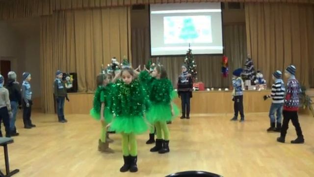 Танец "Ёлочке не холодно зимой"