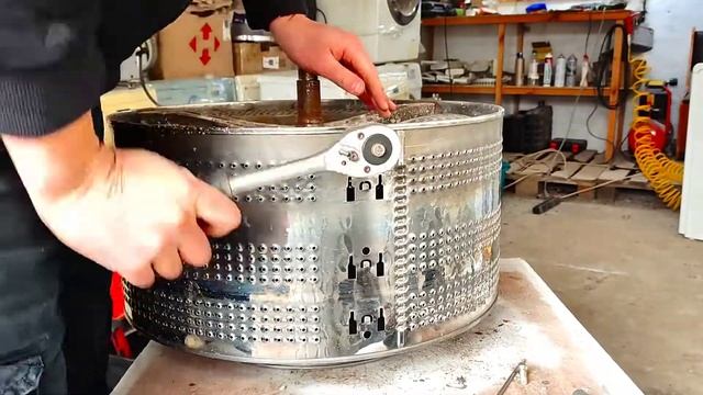 Как установить новую крестовину на барабан и снять старую стиральной машины.