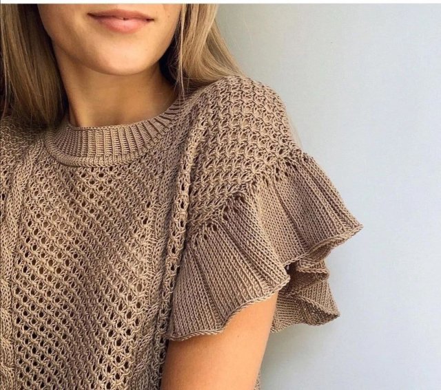 Топ-идеи: стильные летние топы спицами и крючком