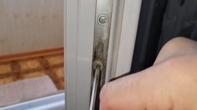 Как самому отрегулировать пластиковую дверь, выход на балкон или лоджию?