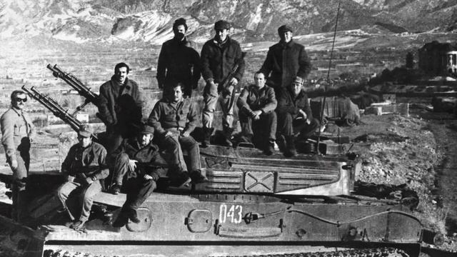 Горит звезда над городом Кабулом...