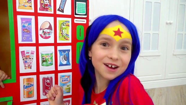 София играет в СУПЕРГЕРОЕВ | Сборник новых веселых видео для детей