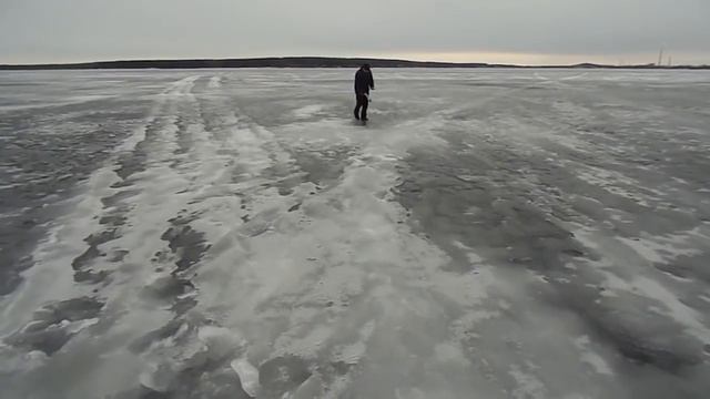 Пластиковая торпеда для протяжки сетей подо льдом с радиомаяком и дистанционным управлением 4