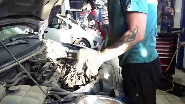 Снятие впускного коллектора FORD FOCUS