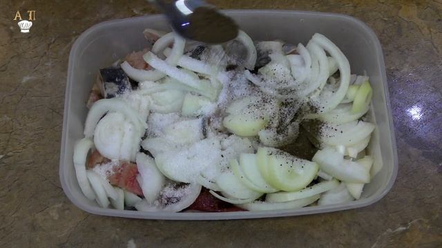 Как вкусно приготовить МАЛОСОЛЬНУЮ селедку с луком и уксусом. Рецепт МАРИНОВАННОЙ селедки БЫСТРО!
