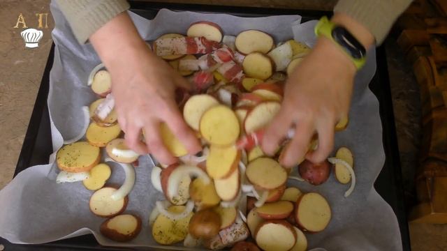 Как вкусно запечь КАРТОШКУ в ДУХОВКЕ. Простой и вкусный рецепт запеченной картошки!!!