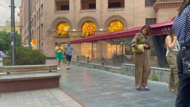 Как одеваются в Ереване.Весна.Beautiful city and beautiful people.Style on the street in Yerevan.