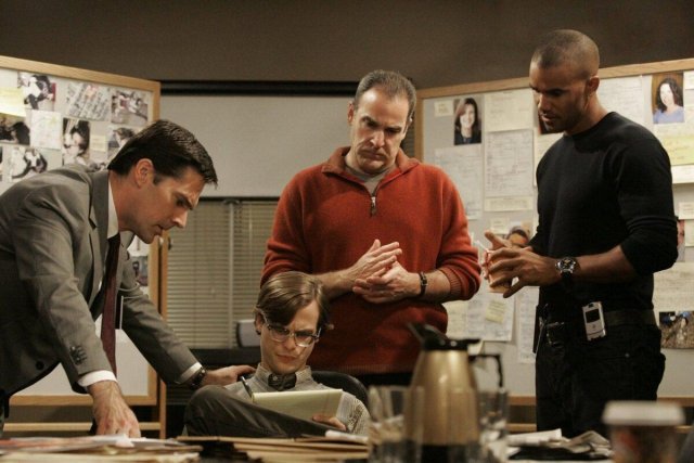Мыслить как преступник - 3 сезон 9 серия / Criminal Minds