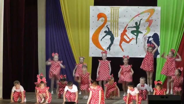 Красивый зажигательный детский танец Барбарики "У друзей нет выходных ".