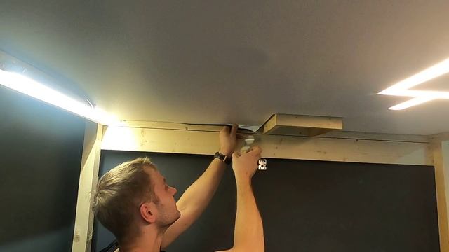 Как установить светильник BH53 в натяжной потолок и возможно ли его заменить на GX53