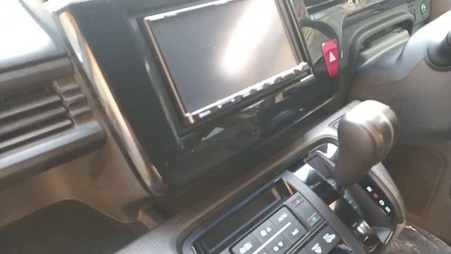 Хонда Степвагон 2015 год 4WD .4 бала.