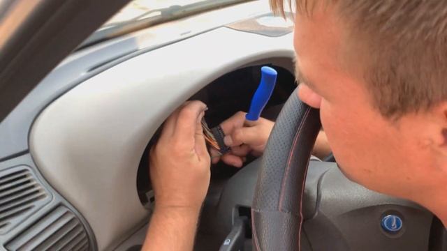 Не горит либо моргает подсветка щитка приборов Калина