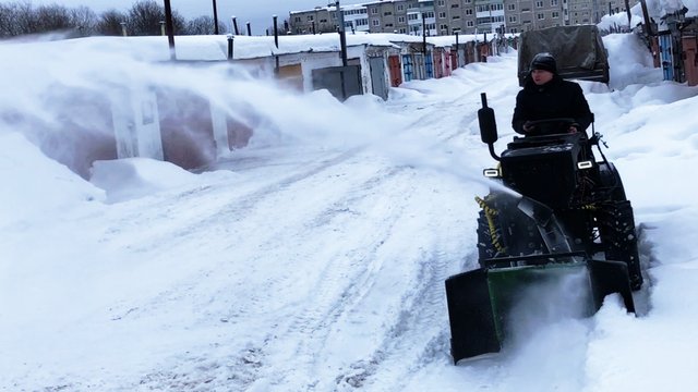 Попытка поженить Снегороторную насадку с минитрактором переломка
