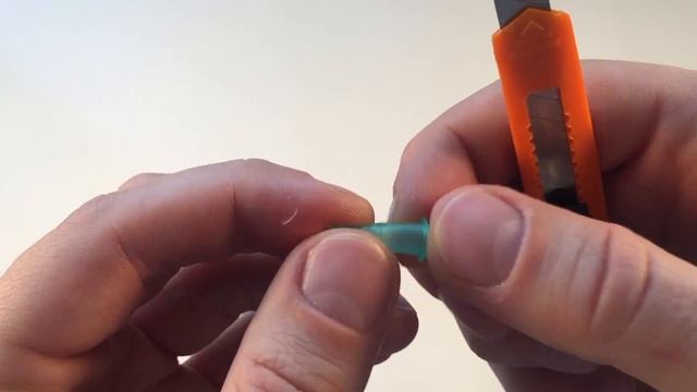 Как заправить газовую зажигалку из туристического баллона. ЛАЙФХАК