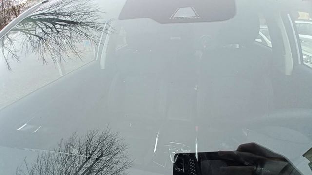 Geely Atlas Pro. Видеорегистратор в штатное место под зеркало. Полный обзор.
