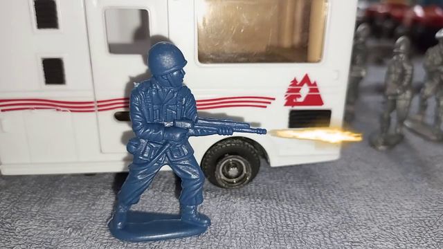 Мультфильм "Солдатики попали в засаду" (анимация stop-motion)