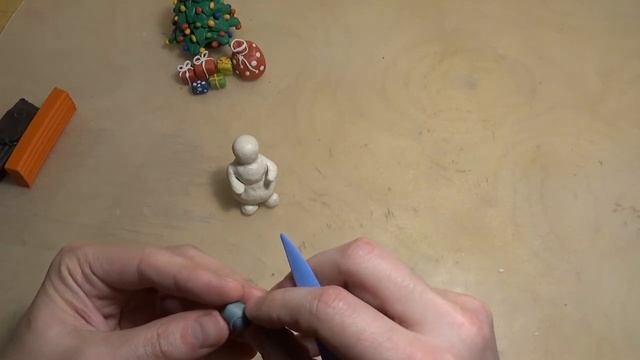 Новогодний снеговик. Снеговик из пластилина. Как слепить снеговика ⛄.