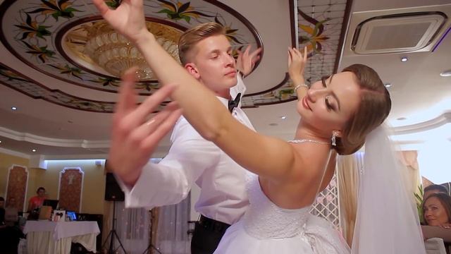 ОЧЕНЬ красивый свадебный танец. Первый танец молодых