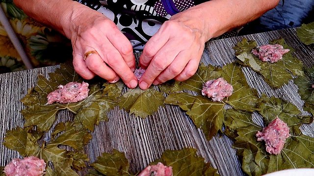 Долма из виноградных листьев. Как готовит долму дома моя свекровь из Баку