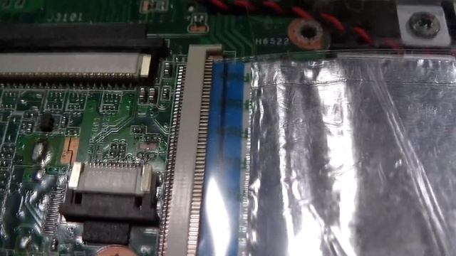 Как отремонтировать защелку шлейфа на ноутбуке