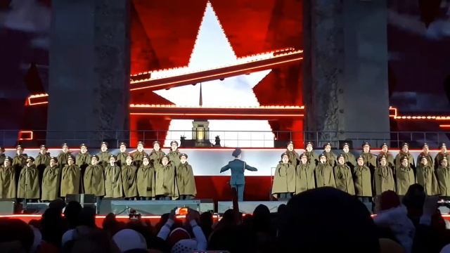 Хор имени .А.В.Александрова-Вставай страна огромная