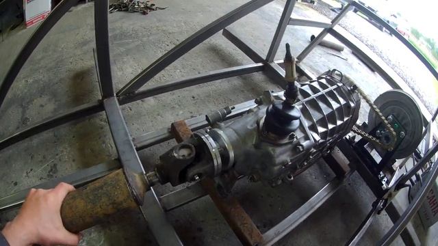 Строительство гусеничного вездехода серия 4. Установка двигателя и трансмиссии.