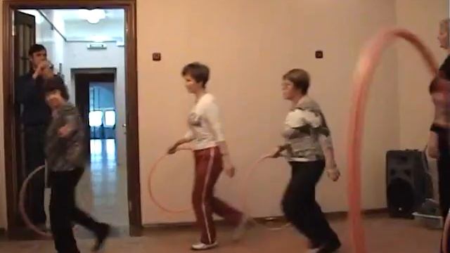 Спортивный танец с обручами в детском саду