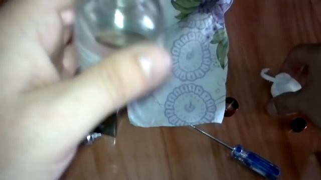 как открыть флакон с духами (одеколоном)  и долить духи