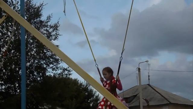 Аттракцион кенгуру.  Видео Для Детей. Детский канал.Ride a kangaroo.