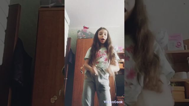 vika︴♥︎