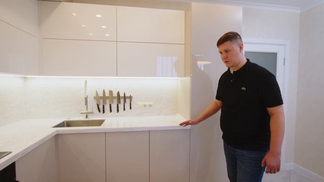 4К Кухня без ручек. Все варианты открывания без ручек. Технологичная кухня BLUM. Обзор кухни №9