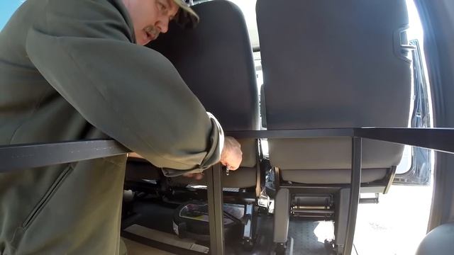 Спальное место в машине. Wolkswagen caravelle T5.