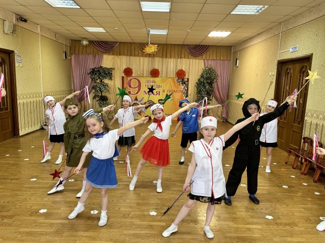 Танец "Салют". Танец к 9 мая подготовительная группа