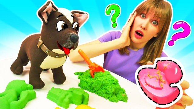 Игрушка собачка Шоколадка лепит куличики из песка! Игры в дочки матери и мультики для детей Как Мама