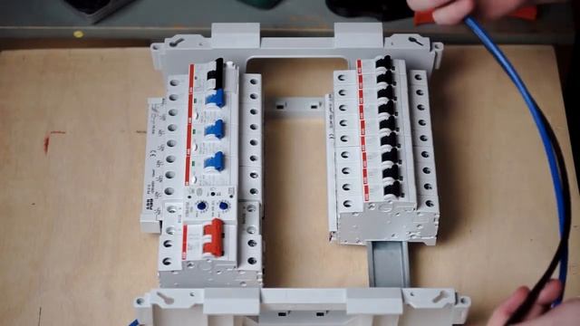Сборка щитка для квартиры Как собрать щиток Состав распределительного щитка