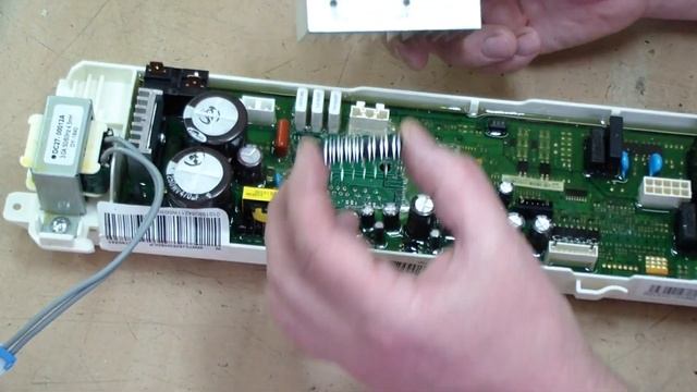 Стиральная машина Samsung digital inverter. Не крутит барабан. Ремонт платы.