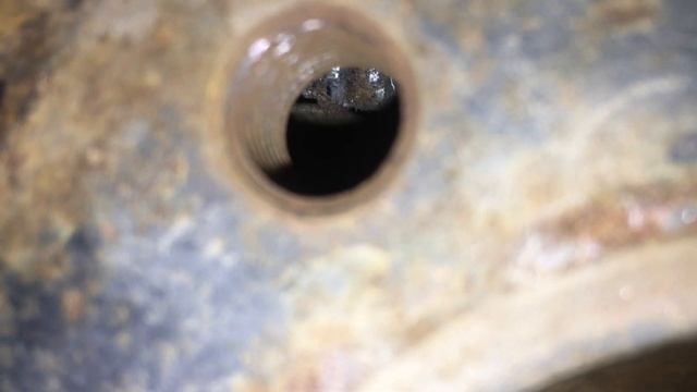 Попробуйте это! Не большая фишка как снять тормозной барабан на Рено Сандеро Логан
