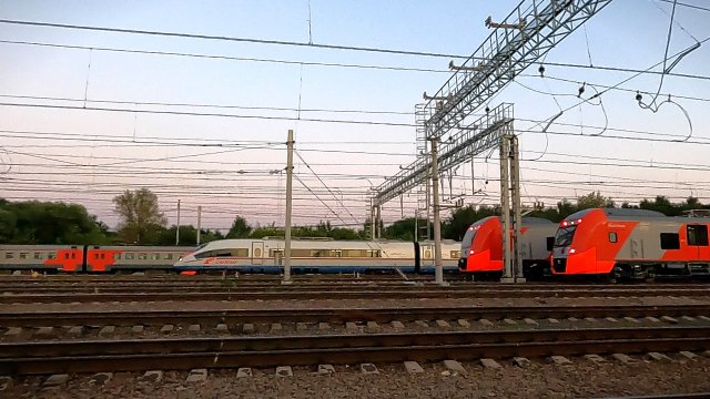 Гонка Сапсана и электрички, вечерние Ласточки - в пути и на ночевке на станции в Москве