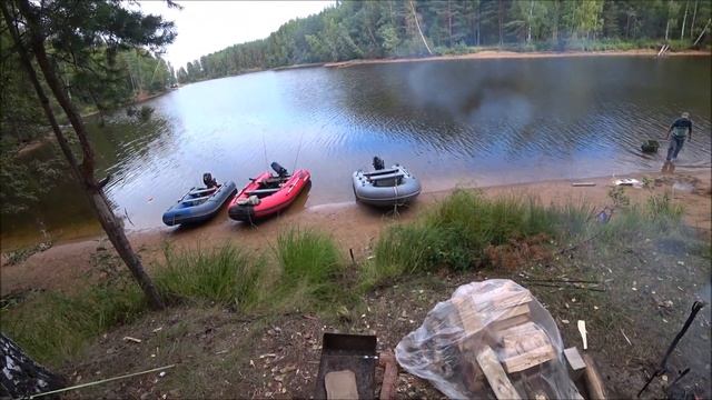 РЫБАЛКА / 7 серия. Ловля щуки и окуня на спиннинг с лодки /  Отдых с палатками на реке.