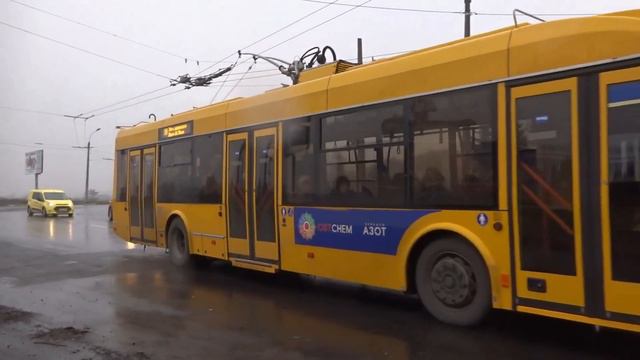 Как троллейбусы поворачивают на стрелках? Как работает троллейбусная стрелка? Уникальные кадры