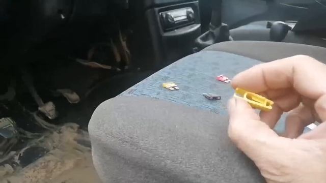 ЗАМЕНА ПРЕДОХРАНИТЕЛЕЙ НА НИВЕ ШЕВРОЛЕ