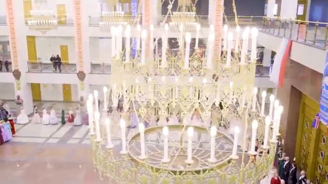 Творческие коллективы показали бальные танцы прошлых веков