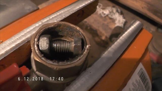 Выкручиваем обломанную резьбу из крана