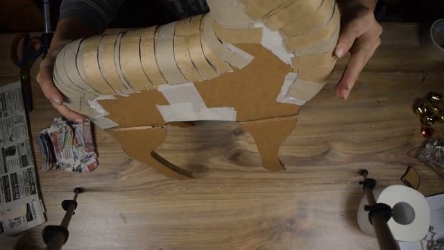 Олень из картона и папье маше Успеть к Новому году .