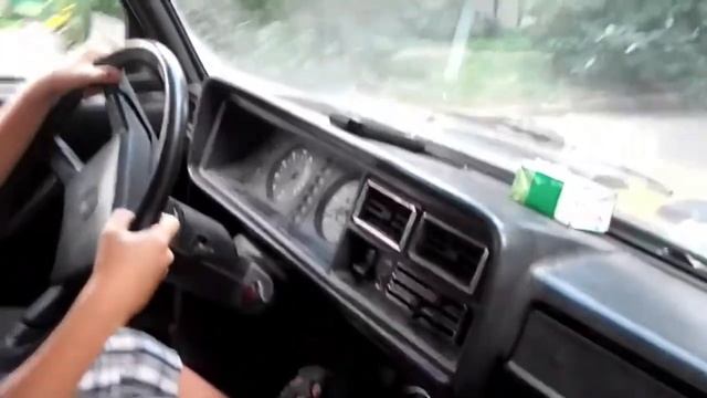 Вот как надо учить детей ездить на машине