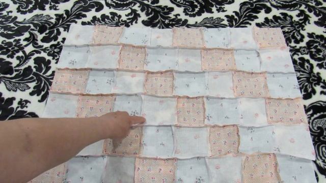 Детское одеяло из скромных лоскутков.