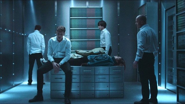 КОМАНДА ЛЮДЕЙ СО СВЕРХСПОСОБНОСТЯМИ РЕШАЕТ ОБЫГРАТЬ КАЗИНО! За гранью реальности!