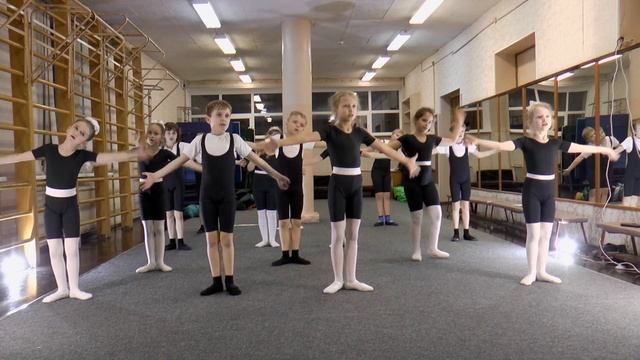 Студия первых годов обучения "Солнышко Петербурга" Лицей 533 Группа 1